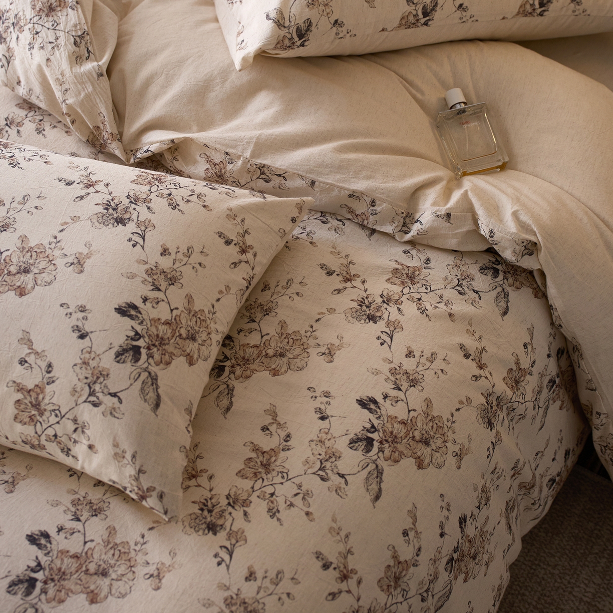 91家纺网 家纺一手货源 找家纺 千朵森 2026新款复古全棉棉麻碎花四件套 织野寻芳