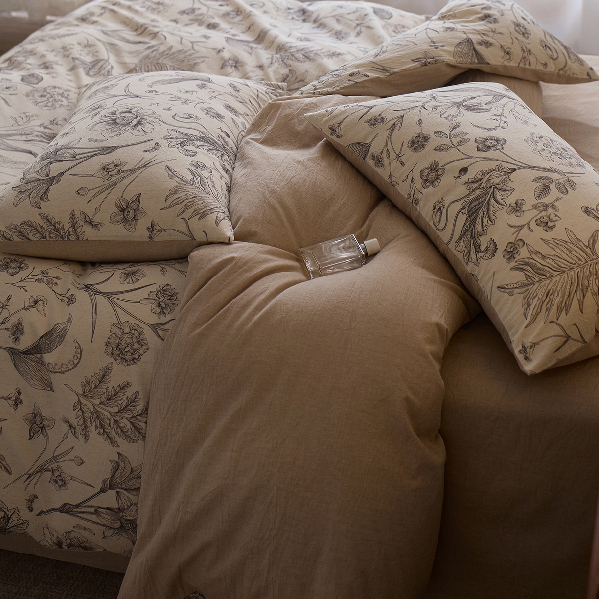 91家纺网 家纺一手货源 找家纺 千朵森 2026新款复古全棉棉麻碎花四件套 素栖花影