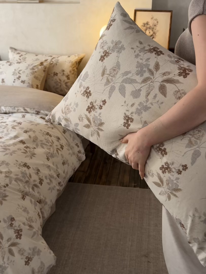 91家纺网 家纺一手货源 找家纺 千朵森 2026新款复古全棉棉麻碎花四件套 花间小憩