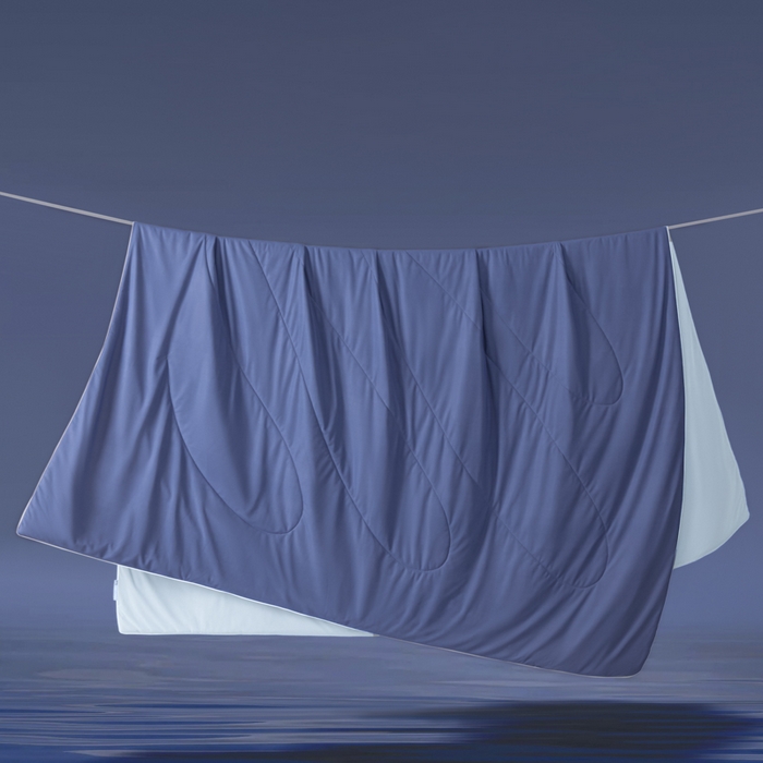 91家纺网 家纺一手货源 找家纺 库里梦家纺 2026春夏新款网红直播爆款A类锦氨深海水藻凉感被夏凉被空调被 藏青-冰蓝