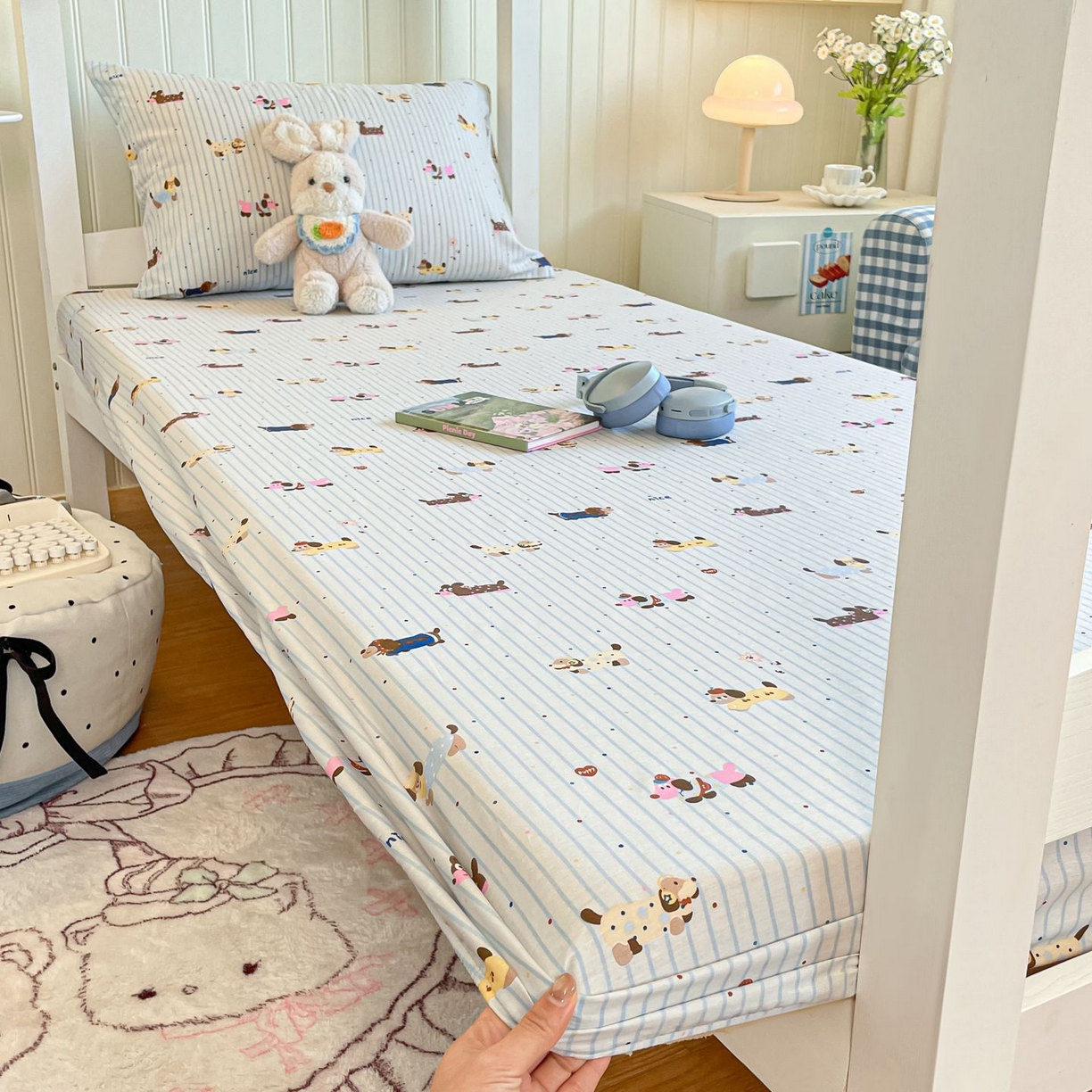 91家纺网 家纺一手货源 找家纺 女子家纺 2026新款春夏13070印花床笠单品床笠床笠单件 小狗没烦恼-蓝