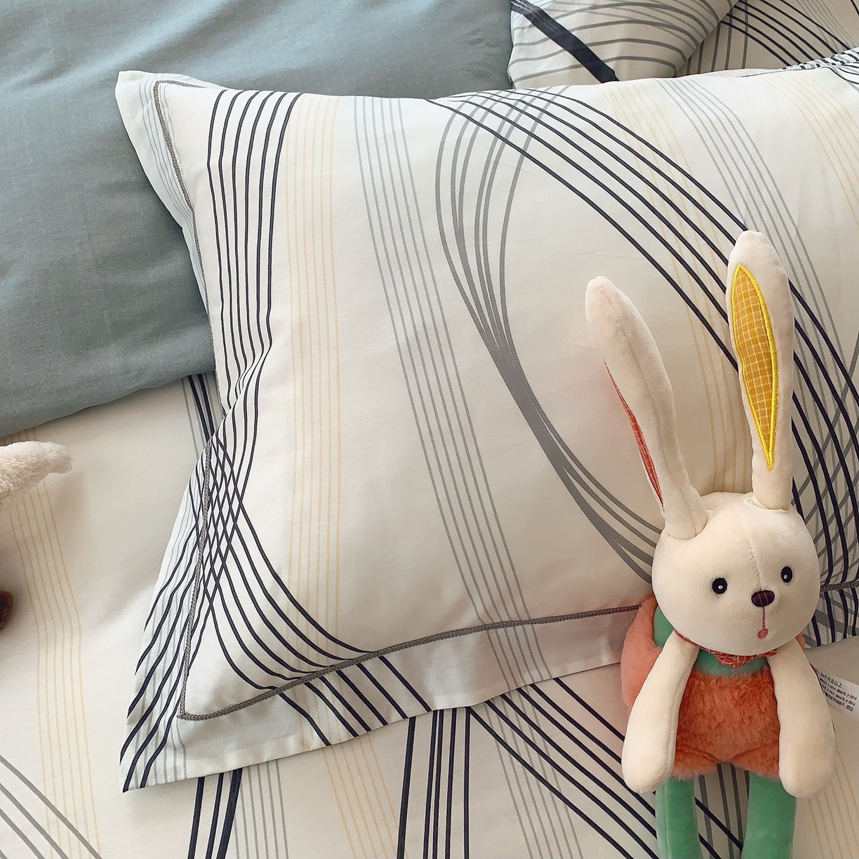 91家纺网 家纺一手货源 找家纺 莱豫家纺 2025新款全棉纯棉小清新印花四件套-第二波 莱茵河灰