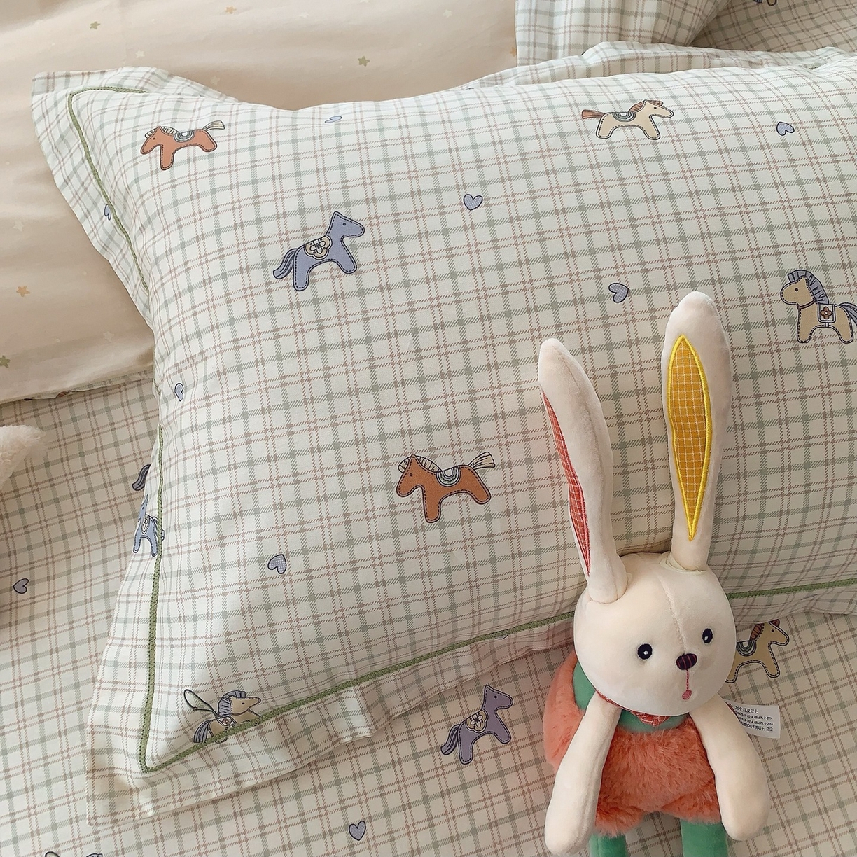 91家纺网 家纺一手货源 找家纺 莱豫家纺 2025新款全棉纯棉小清新印花四件套-第二波 快乐小马