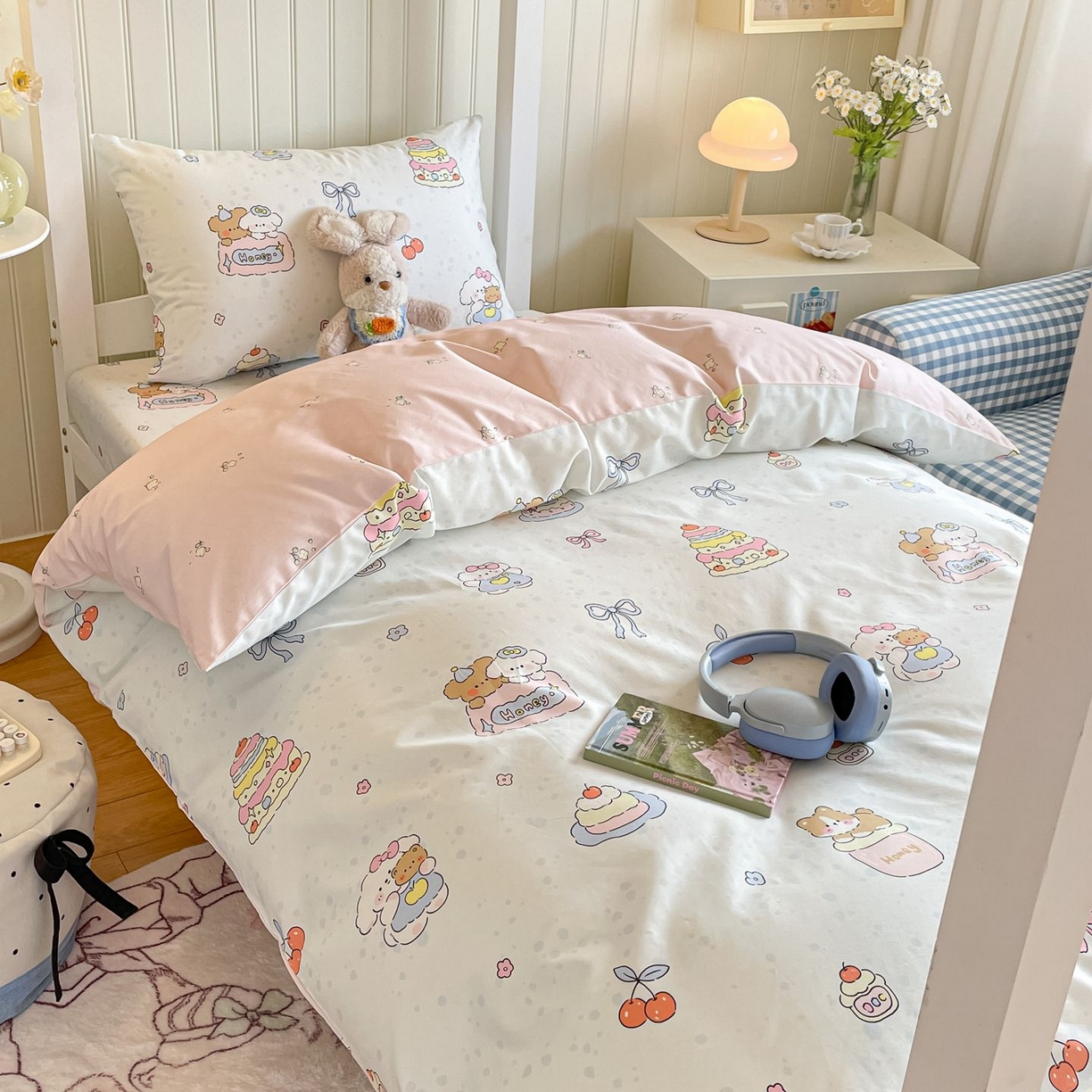 91家纺网 家纺一手货源 找家纺 女子家纺 2026新款春夏13070印花床笠单品床笠床笠单件 小熊饼干