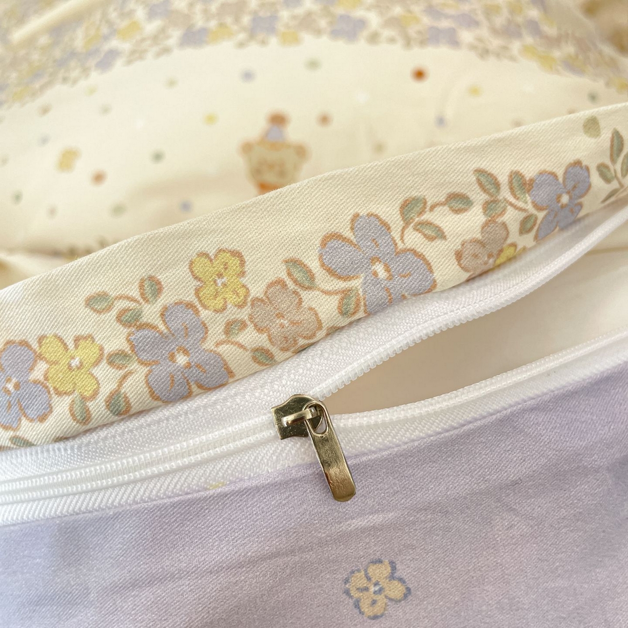 91家纺网 家纺一手货源 找家纺 女子家纺 2026新款春夏13070印花床笠单品床笠床笠单件 小熊温蒂