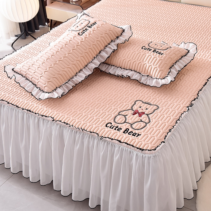 91家纺网 家纺一手货源 找家纺 （总）炫拼家纺 2026新款coco熊床裙款乳胶凉席