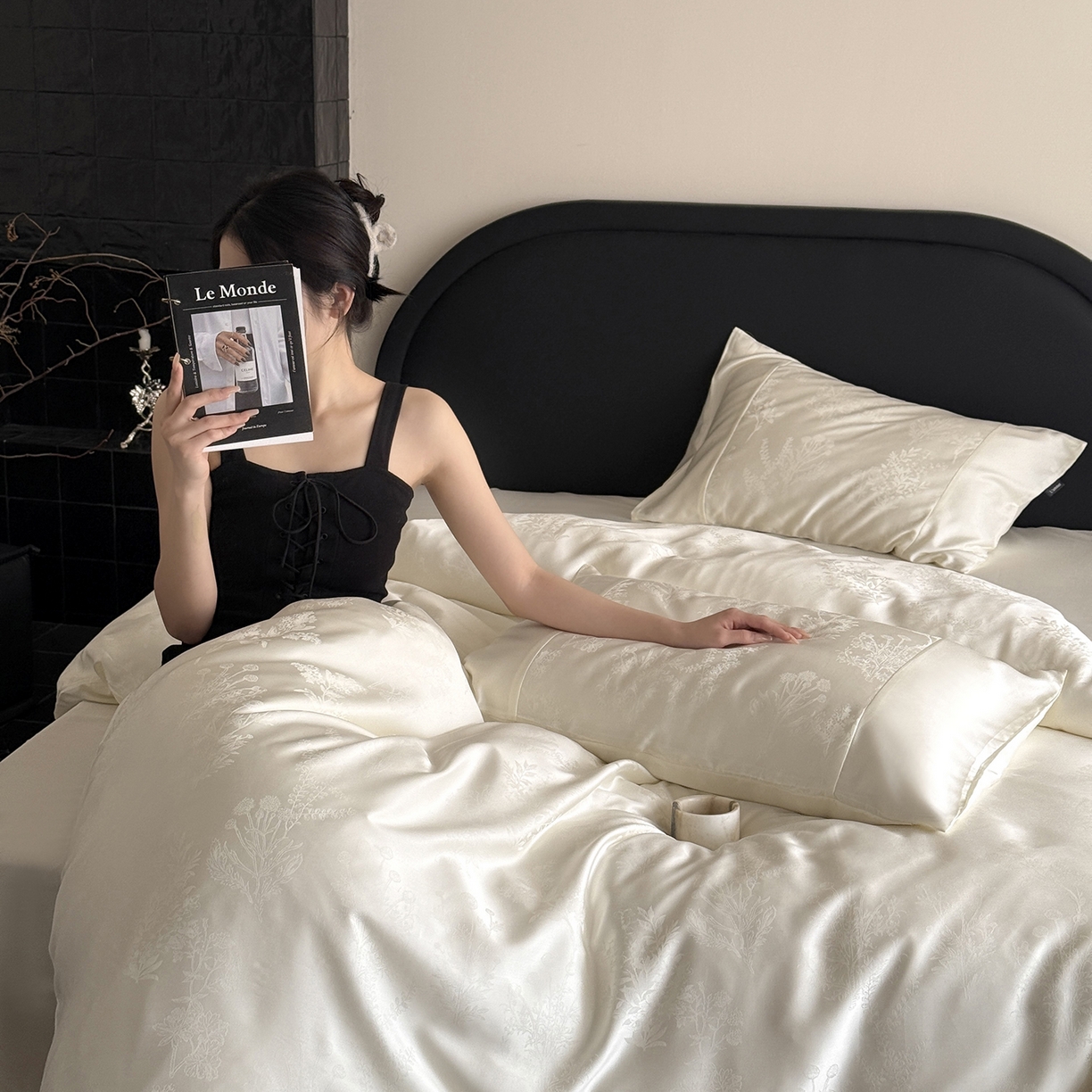 91家纺网 家纺一手货源 找家纺 （总）鹿班家居 2026新款60S兰精天丝提花系列四件套-夜雨蔷薇（标准会员-20元）