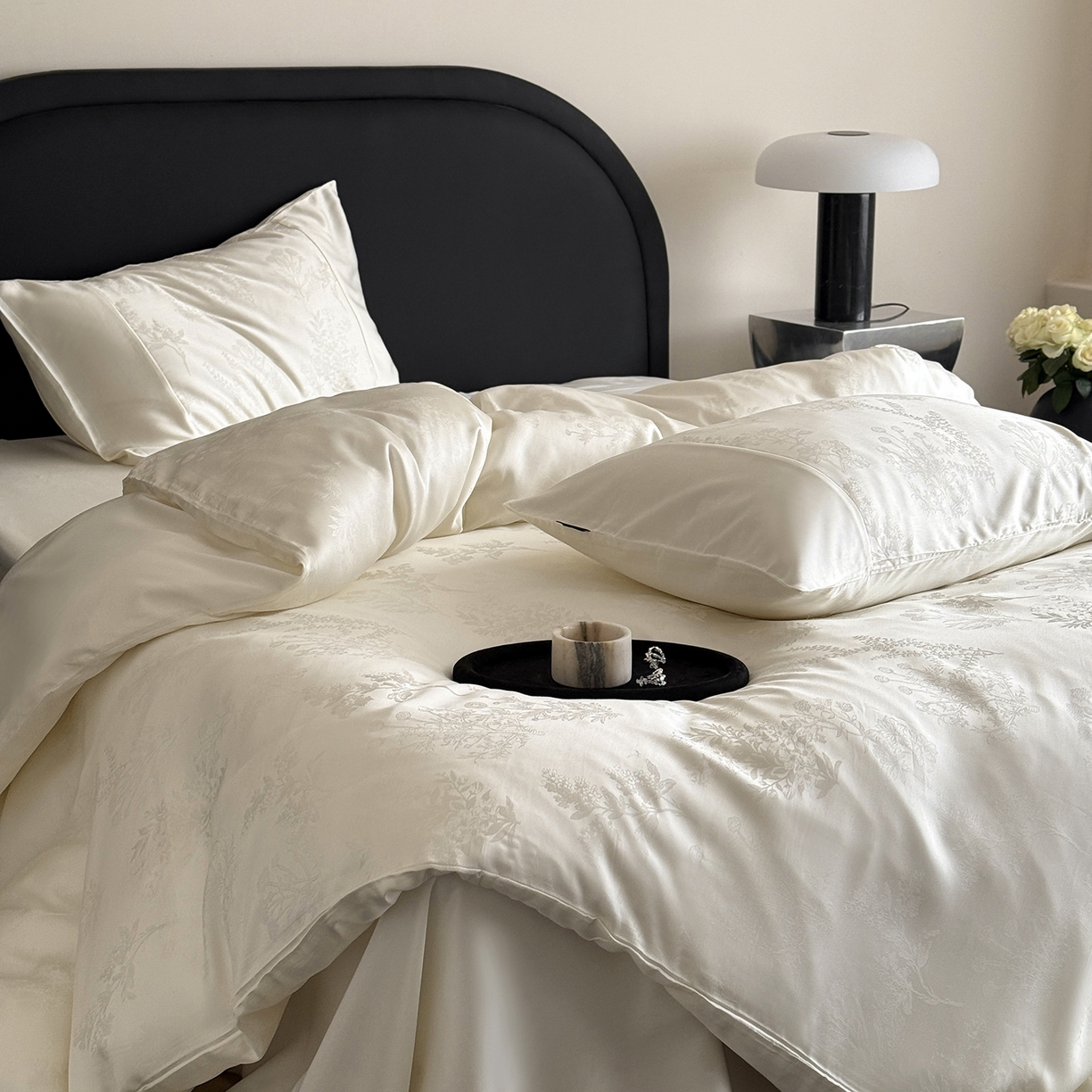 91家纺网 家纺一手货源 找家纺 （总）鹿班家居 2026新款60S兰精天丝提花系列四件套-夜雨蔷薇（标准会员-20元）