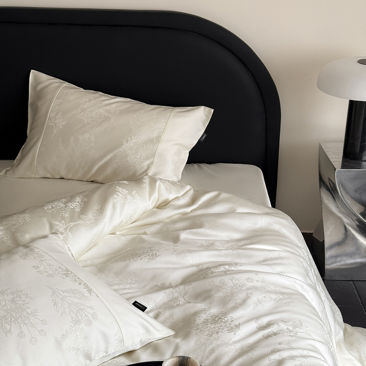 91家纺网 家纺一手货源 找家纺 （总）鹿班家居 2026新款60S兰精天丝提花系列四件套-夜雨蔷薇（标准会员-20元）