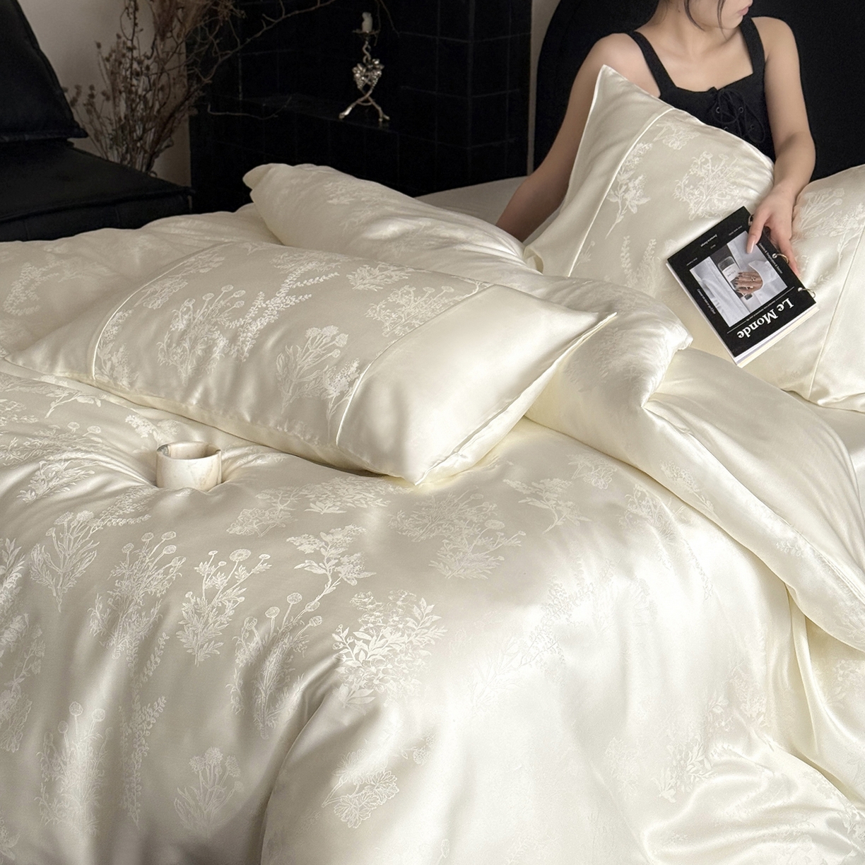 91家纺网 家纺一手货源 找家纺 （总）鹿班家居 2026新款60S兰精天丝提花系列四件套-夜雨蔷薇（标准会员-20元）