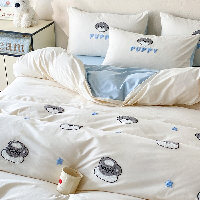 91家纺网 家纺一手货源 找家纺 拼社家纺 2026新款A类母婴级全棉纯棉水洗棉四件套毛巾绣纯棉四件套床上用品提供买家秀 甜心小狗-奶昔白蓝