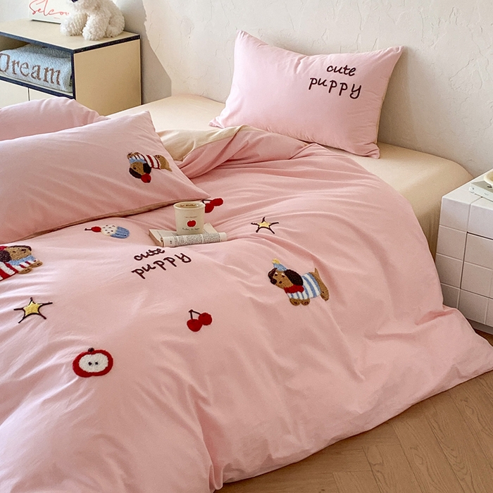 91家纺网 家纺一手货源 找家纺 拼社家纺 2026新款A类母婴级全棉纯棉水洗棉四件套毛巾绣纯棉四件套床上用品提供买家秀 萌宠派对-桃粉