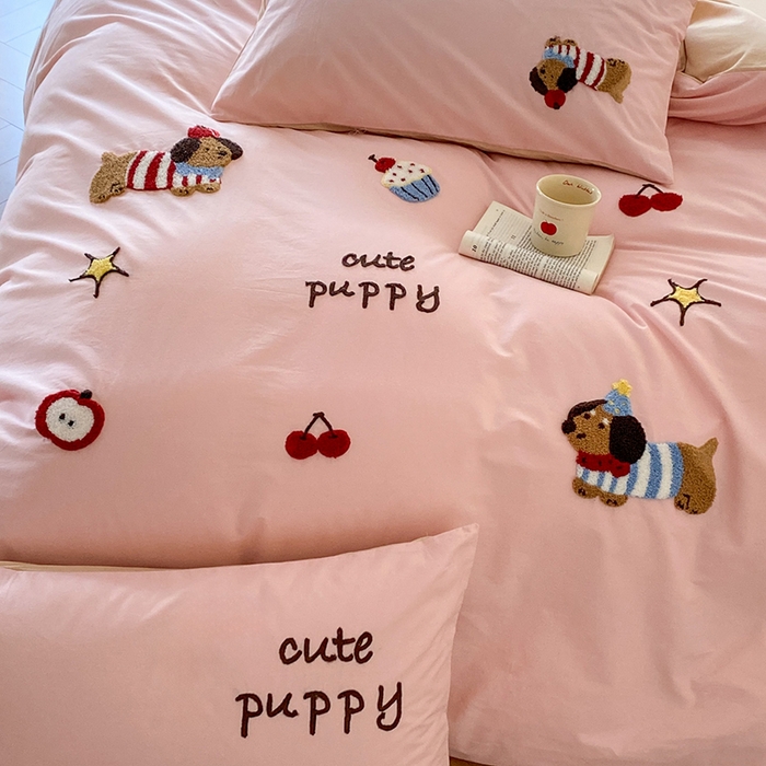 91家纺网 家纺一手货源 找家纺 拼社家纺 2026新款A类母婴级全棉纯棉水洗棉四件套毛巾绣纯棉四件套床上用品提供买家秀 萌宠派对-桃粉