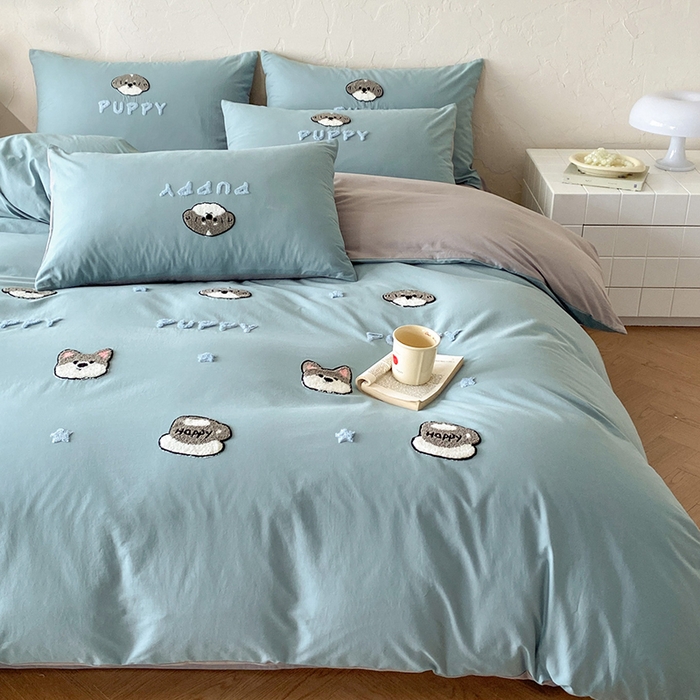 91家纺网 家纺一手货源 找家纺 拼社家纺 2026新款A类母婴级全棉纯棉水洗棉四件套毛巾绣纯棉四件套床上用品提供买家秀 甜心小狗-蓝灰