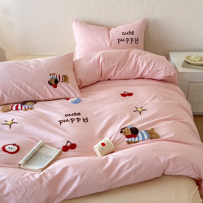 91家纺网 家纺一手货源 找家纺 拼社家纺 2026新款A类母婴级全棉纯棉水洗棉四件套毛巾绣纯棉四件套床上用品提供买家秀 萌宠派对-桃粉