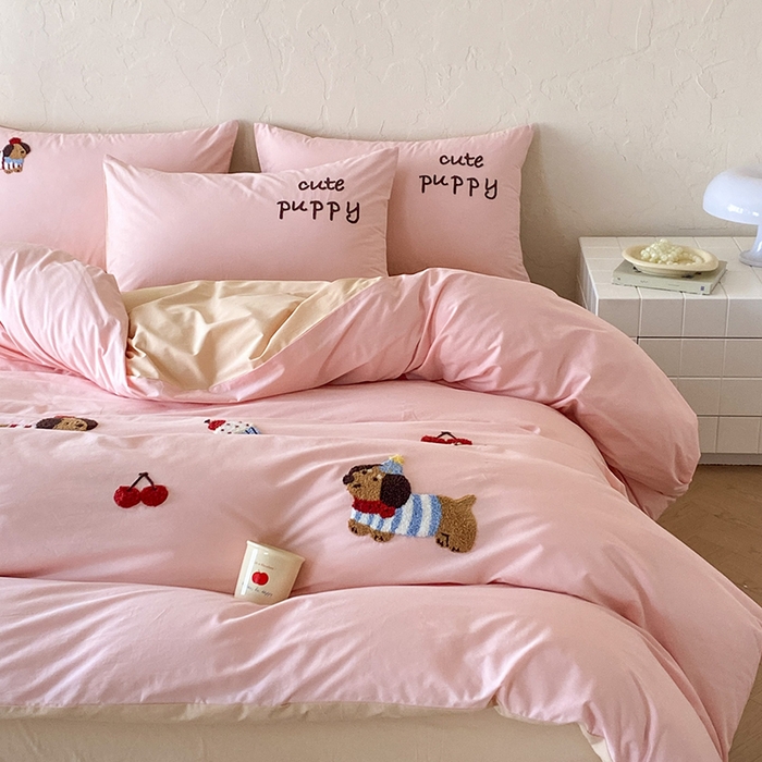 91家纺网 家纺一手货源 找家纺 拼社家纺 2026新款A类母婴级全棉纯棉水洗棉四件套毛巾绣纯棉四件套床上用品提供买家秀 萌宠派对-桃粉