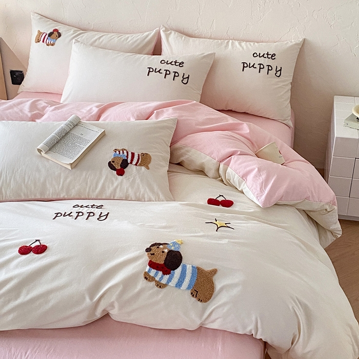 91家纺网 家纺一手货源 找家纺 拼社家纺 2026新款A类母婴级全棉纯棉水洗棉四件套毛巾绣纯棉四件套床上用品提供买家秀 萌宠派对-樱花粉