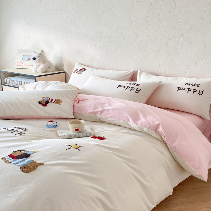 91家纺网 家纺一手货源 找家纺 拼社家纺 2026新款A类母婴级全棉纯棉水洗棉四件套毛巾绣纯棉四件套床上用品提供买家秀 萌宠派对-樱花粉