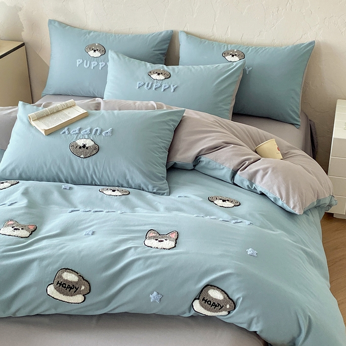 91家纺网 家纺一手货源 找家纺 拼社家纺 2026新款A类母婴级全棉纯棉水洗棉四件套毛巾绣纯棉四件套床上用品提供买家秀 甜心小狗-蓝灰