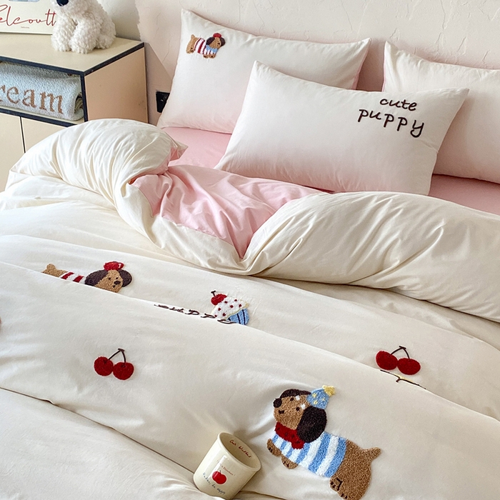 91家纺网 家纺一手货源 找家纺 拼社家纺 2026新款A类母婴级全棉纯棉水洗棉四件套毛巾绣纯棉四件套床上用品提供买家秀 萌宠派对-樱花粉