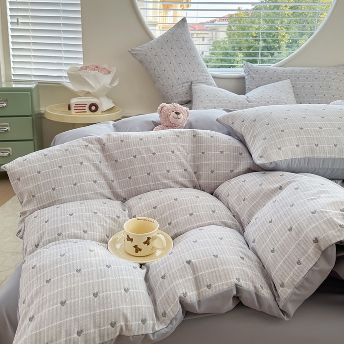 91家纺网 家纺一手货源 找家纺 爱多多家居 2026新款双层纱针织棉印花四件套 爱心灰