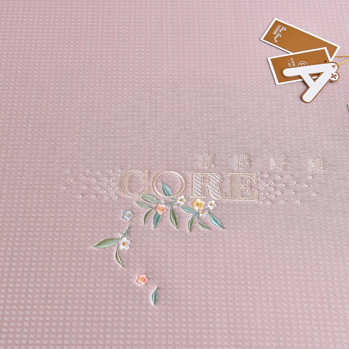 91家纺网 家纺一手货源 找家纺 （总）小牛席业 2026新款花漾芯语绣花凉感冰丝席系列凉席藤席冰藤席冰丝席草席竹席乳胶席凉感豆豆席