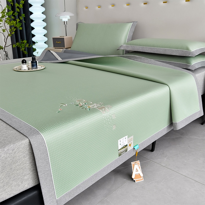 91家纺网 家纺一手货源 找家纺 小牛席业 2026新款花漾芯语绣花凉感冰丝席系列凉席藤席冰藤席冰丝席草席竹席乳胶席凉感豆豆席 绿色