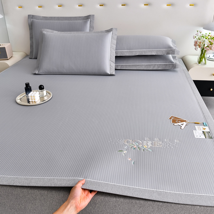 小牛席业 2026新款花漾芯语绣花凉感冰丝席系列凉席藤席冰藤席冰丝席草席竹席乳胶席凉感豆豆席 灰色