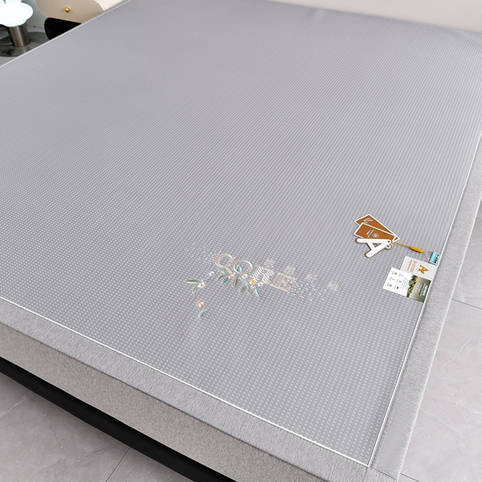 91家纺网 家纺一手货源 找家纺 小牛席业 2026新款花漾芯语绣花凉感冰丝席系列凉席藤席冰藤席冰丝席草席竹席乳胶席凉感豆豆席 灰色