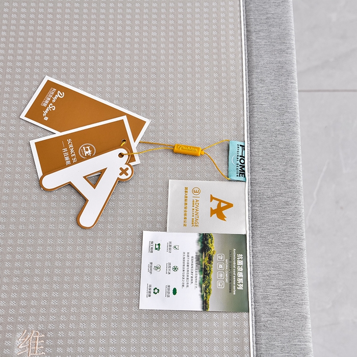 91家纺网 家纺一手货源 找家纺 小牛席业 2026新款花漾芯语绣花凉感冰丝席系列凉席藤席冰藤席冰丝席草席竹席乳胶席凉感豆豆席 香槟