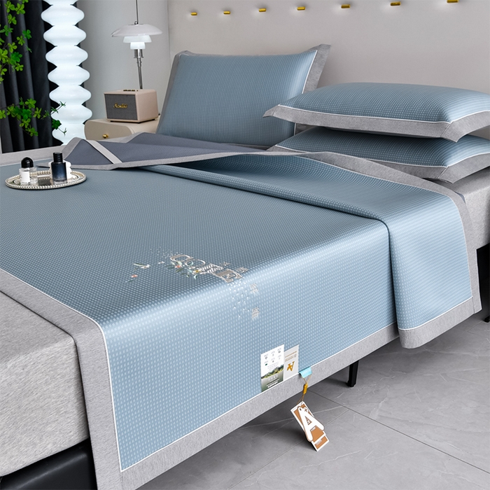 91家纺网 家纺一手货源 找家纺 小牛席业 2026新款花漾芯语绣花凉感冰丝席系列凉席藤席冰藤席冰丝席草席竹席乳胶席凉感豆豆席 蓝色