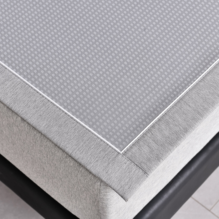 91家纺网 家纺一手货源 找家纺 小牛席业 2026新款花漾芯语绣花凉感冰丝席系列凉席藤席冰藤席冰丝席草席竹席乳胶席凉感豆豆席 灰色