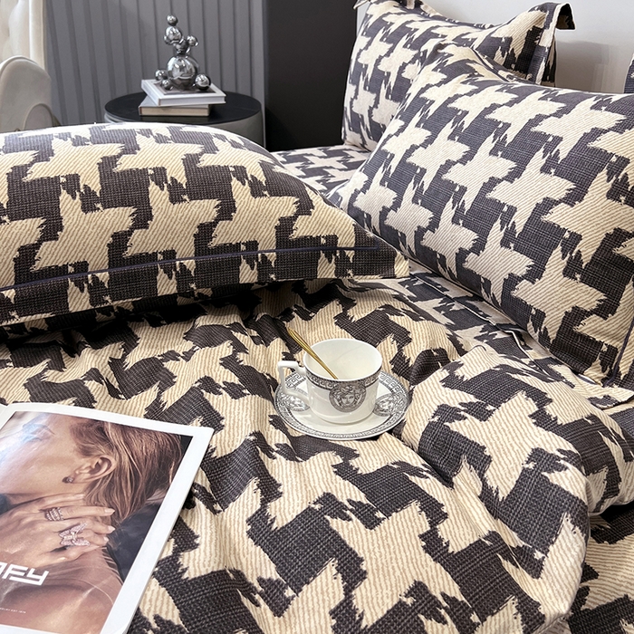 91家纺网 家纺一手货源 找家纺 塞纳 2026新款铂金暖绒加厚磨毛四件套 菱格-咖