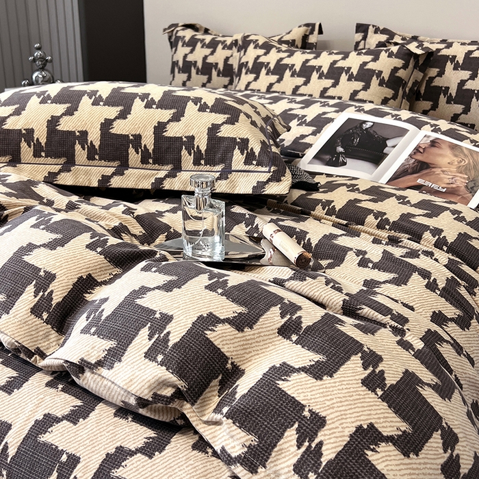 91家纺网 家纺一手货源 找家纺 塞纳 2026新款铂金暖绒加厚磨毛四件套 菱格-咖