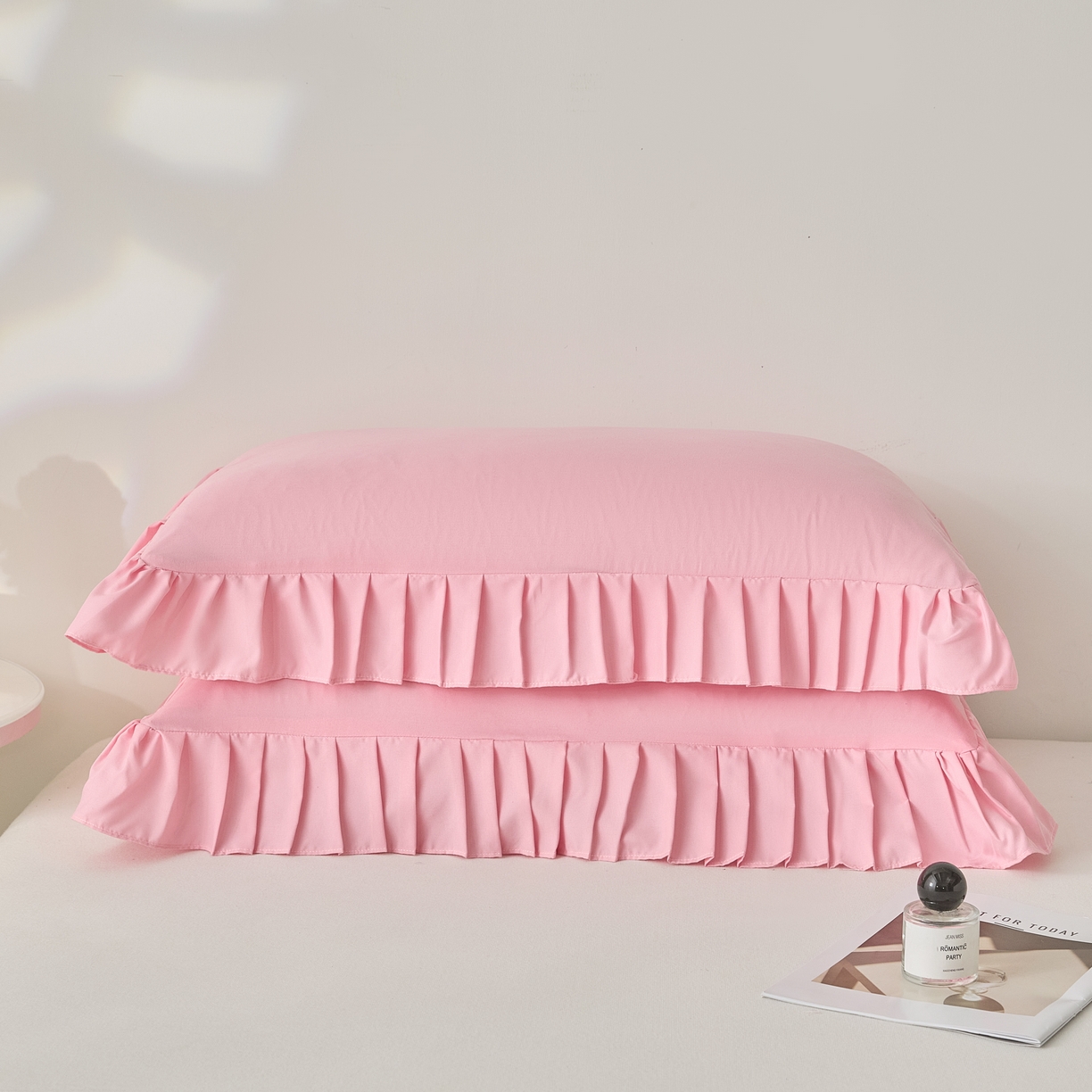 91家纺网 家纺一手货源 找家纺 衿成家纺 2026新款荷叶花边枕套纯色系列 粉色