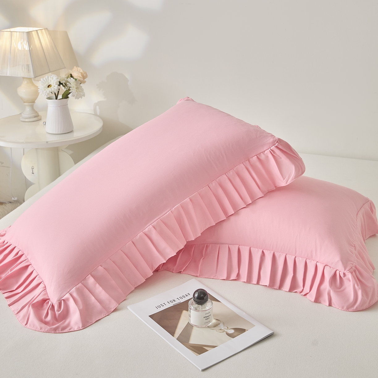 91家纺网 家纺一手货源 找家纺 衿成家纺 2026新款荷叶花边枕套纯色系列 粉色