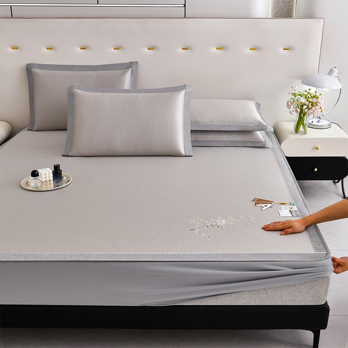 91家纺网 家纺一手货源 找家纺 小牛席业 2026新款花漾芯语绣花凉感冰丝席系列（床笠款）凉席藤席冰藤席冰丝席草席竹席乳胶席凉感豆豆席 香槟