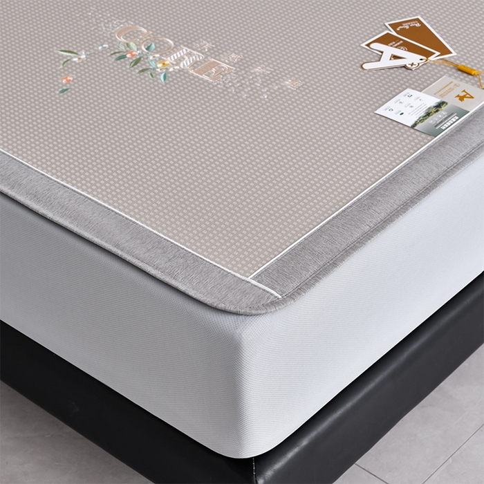 91家纺网 家纺一手货源 找家纺 小牛席业 2026新款花漾芯语绣花凉感冰丝席系列（床笠款）凉席藤席冰藤席冰丝席草席竹席乳胶席凉感豆豆席 香槟