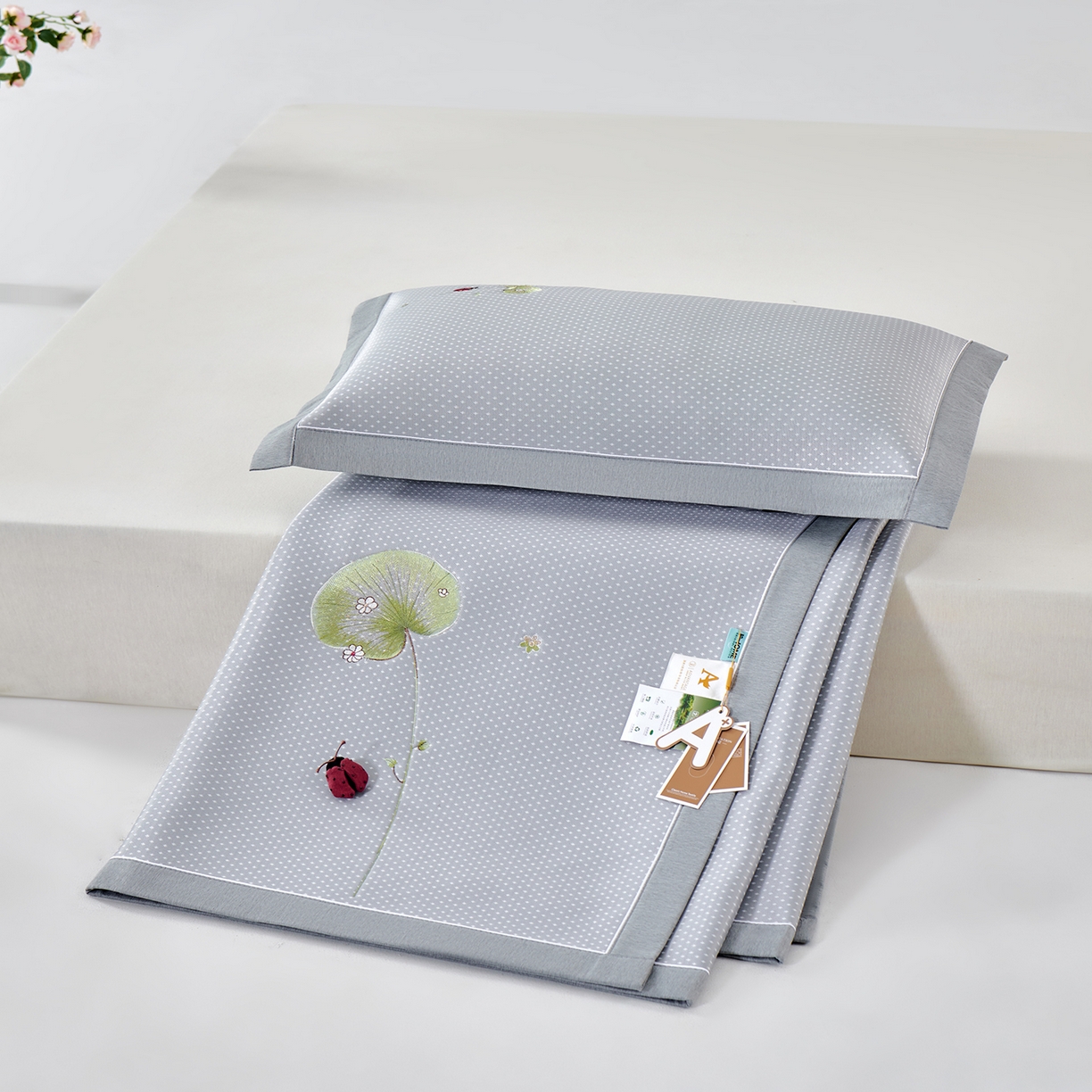 91家纺网 家纺一手货源 找家纺 （总）小牛席业 2026新款满天星-夏日荷塘冰丝席凉席藤席草席竹席乳胶席凉感豆豆席