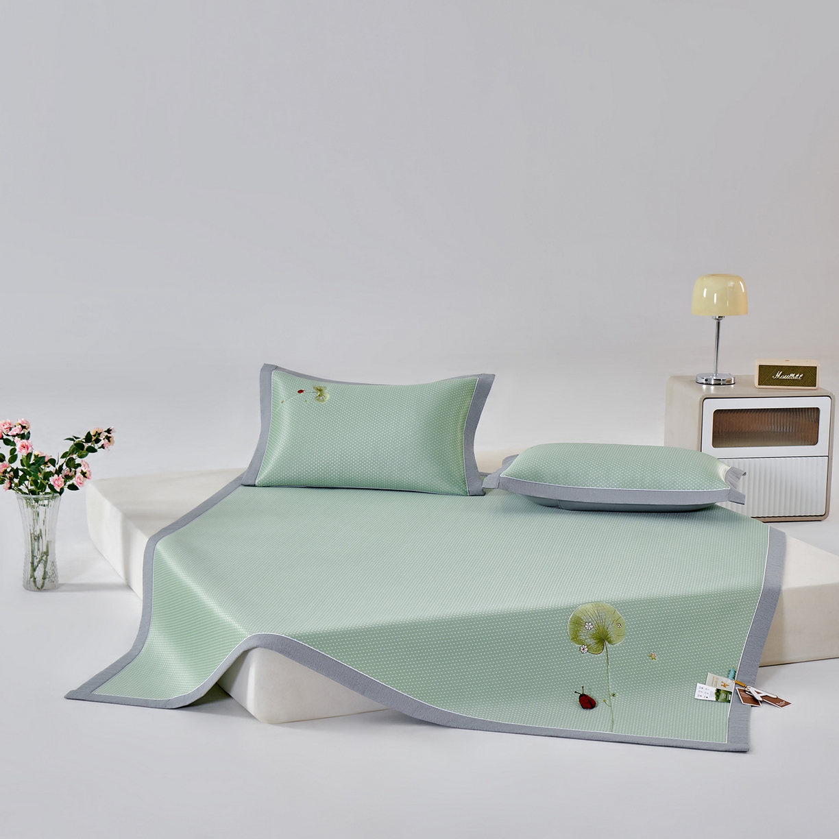 91家纺网 家纺一手货源 找家纺 小牛席业 2026新款满天星-夏日荷塘冰丝席凉席藤席草席竹席乳胶席凉感豆豆席 绿色