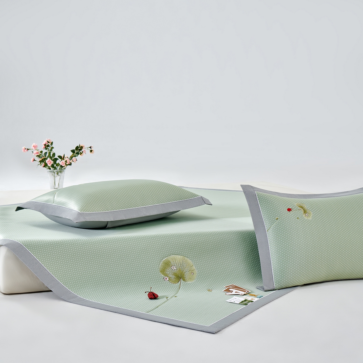 91家纺网 家纺一手货源 找家纺 小牛席业 2026新款满天星-夏日荷塘冰丝席凉席藤席草席竹席乳胶席凉感豆豆席 绿色