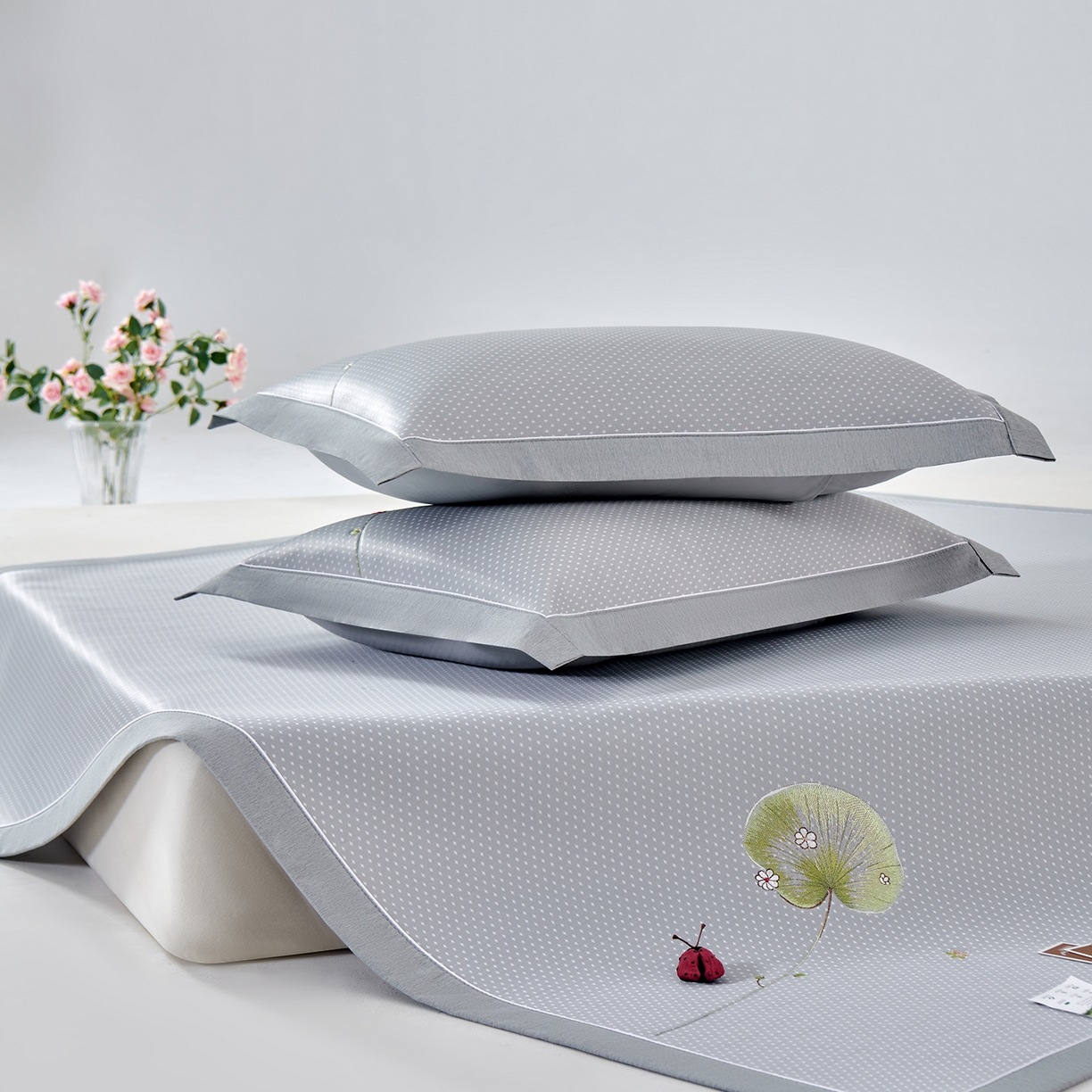 小牛席业 2026新款满天星-夏日荷塘冰丝席凉席藤席草席竹席乳胶席凉感豆豆席 灰色