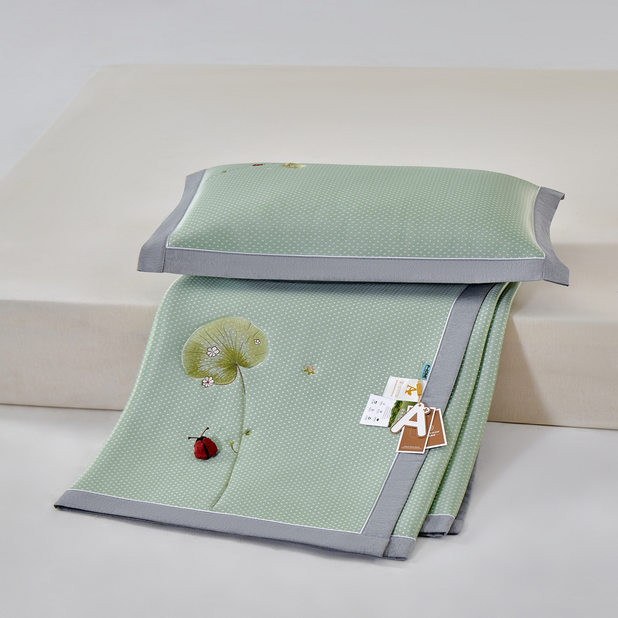 91家纺网 家纺一手货源 找家纺 小牛席业 2026新款满天星-夏日荷塘冰丝席凉席藤席草席竹席乳胶席凉感豆豆席 绿色