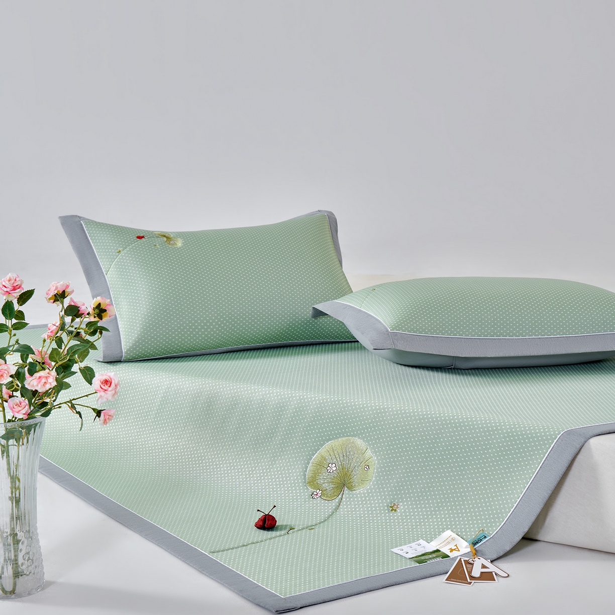 91家纺网 家纺一手货源 找家纺 小牛席业 2026新款满天星-夏日荷塘冰丝席凉席藤席草席竹席乳胶席凉感豆豆席 绿色