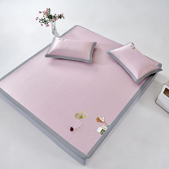 91家纺网 家纺一手货源 找家纺 小牛席业 2026新款满天星-夏日荷塘冰丝席（床笠款）凉席藤席草席竹席乳胶席凉感豆豆席 粉色