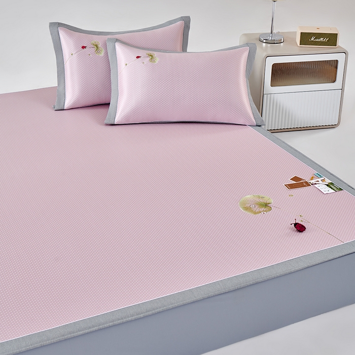 91家纺网 家纺一手货源 找家纺 小牛席业 2026新款满天星-夏日荷塘冰丝席（床笠款）凉席藤席草席竹席乳胶席凉感豆豆席 粉色