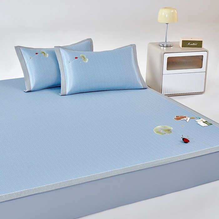 91家纺网 家纺一手货源 找家纺 小牛席业 2026新款满天星-夏日荷塘冰丝席（床笠款）凉席藤席草席竹席乳胶席凉感豆豆席 蓝色