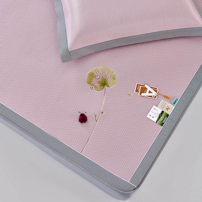 91家纺网 家纺一手货源 找家纺 小牛席业 2026新款满天星-夏日荷塘冰丝席（床笠款）凉席藤席草席竹席乳胶席凉感豆豆席 粉色