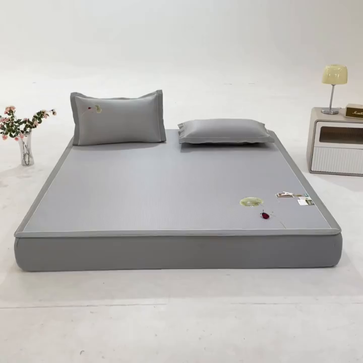 91家纺网 家纺一手货源 找家纺 小牛席业 2026新款满天星-夏日荷塘冰丝席（床笠款）凉席藤席草席竹席乳胶席凉感豆豆席 灰色