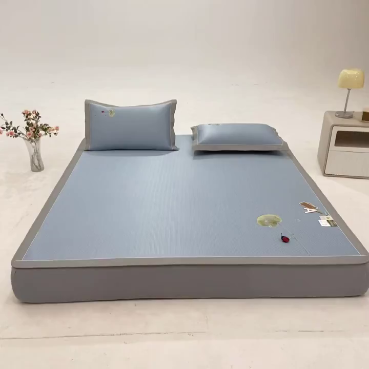 91家纺网 家纺一手货源 找家纺 小牛席业 2026新款满天星-夏日荷塘冰丝席（床笠款）凉席藤席草席竹席乳胶席凉感豆豆席 蓝色